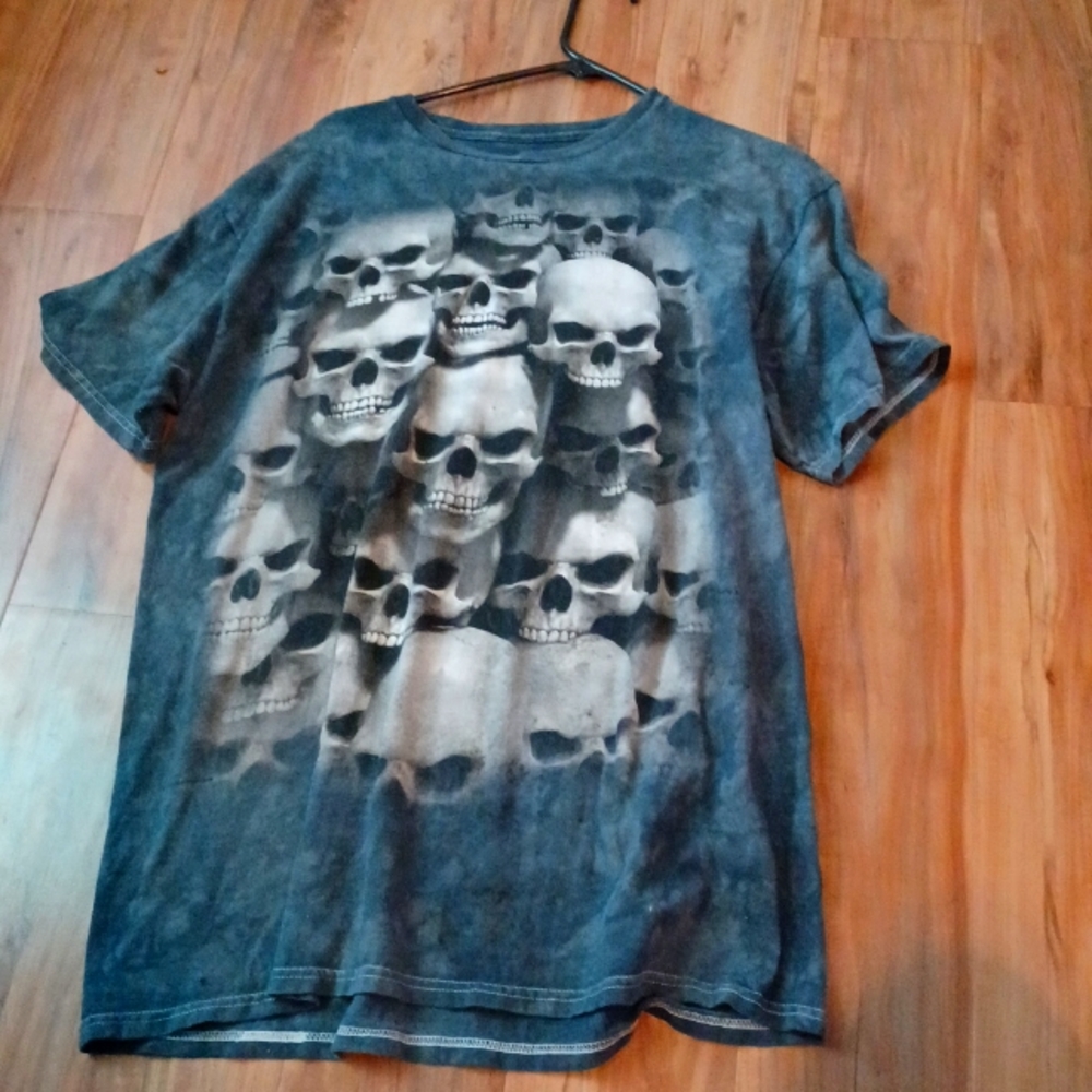 Graphic tee